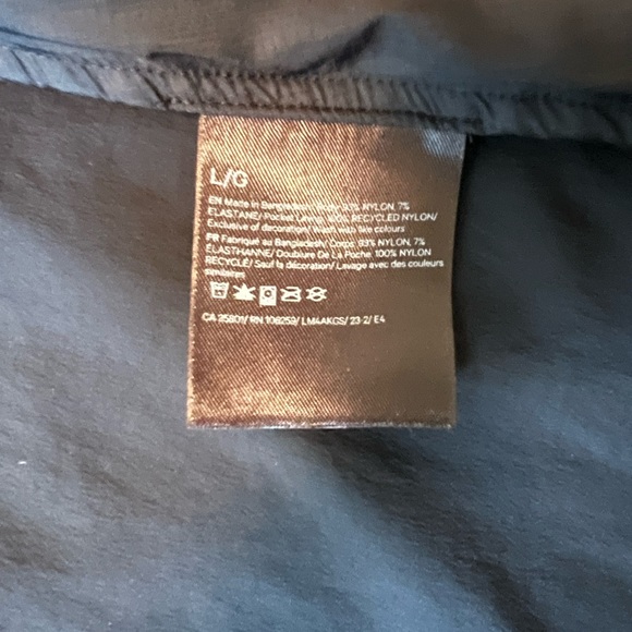 Lululemon men’s fast and free running jacket - Picture 3 of 3